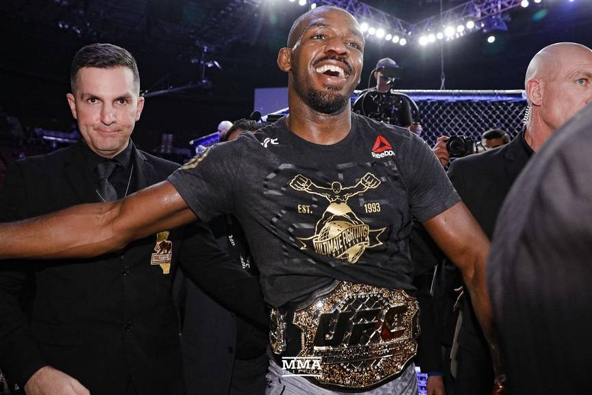 Джон Джонс извинился перед журналисткой, которой нагрубил перед UFC 232