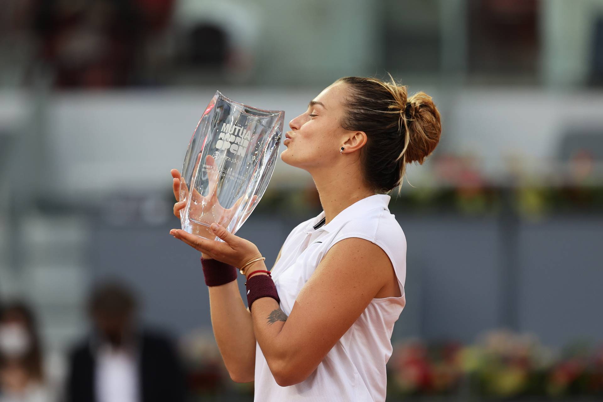 Соболенко разобралась с Барти и стала чемпионкой Madrid Open