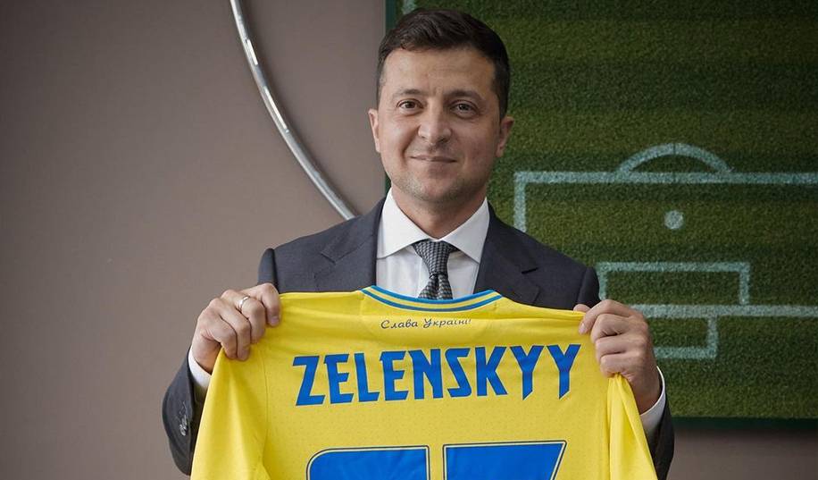 Зеленський: « Нова форма збірної вміє шокувати »