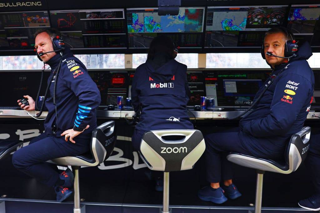 Распад чемпионов продолжается. Red Bull потерял еще одного ценного кадра