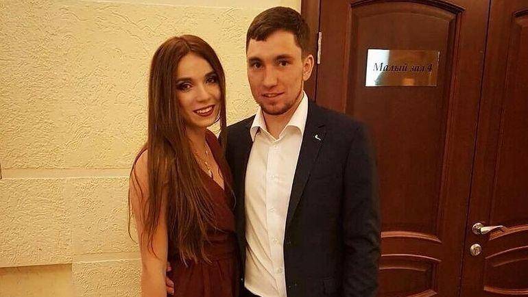 Украинская биатлонистка подарила скандальному Логинову первенца