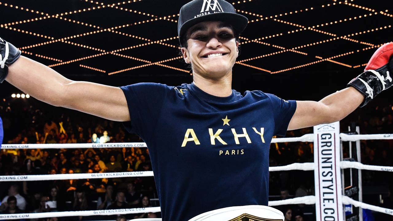 Мексен успешно защитила чемпионский титул Glory