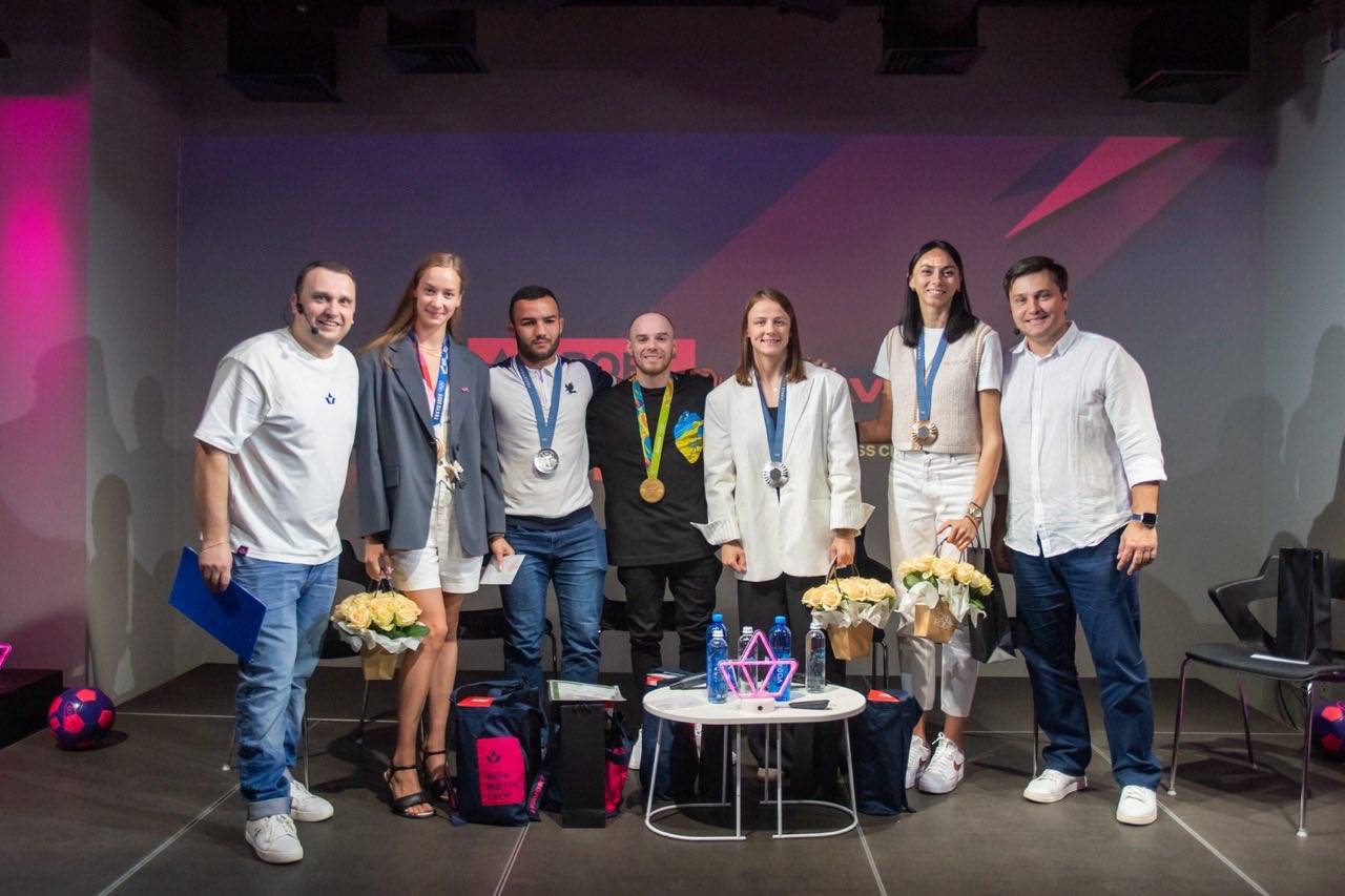 Зіркові спікери, обговорення Олімпіади та частування від партнерів: якою була перша зустріч SBC у новому сезоні?