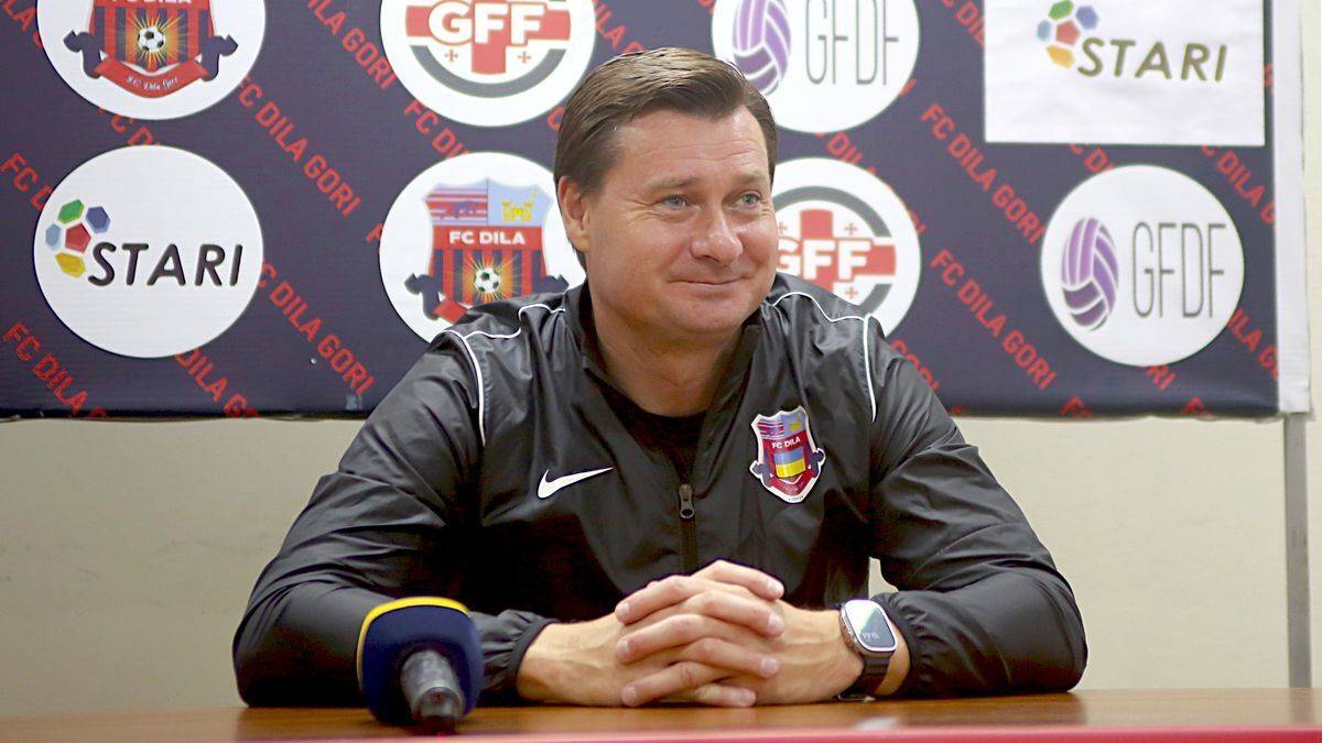Українського тренера закидали фальшивими доларами в Грузії