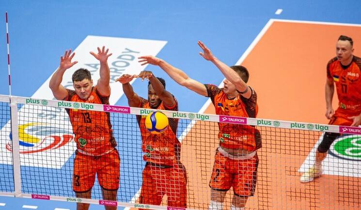 Чемпіонат Польщі. Чарні Радом – Барком-Кажани. Відеотрансляція