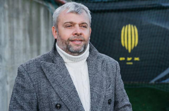 Президент «Руха»: «Готові грати під повітряними тривогами та бомбардуваннями, аби тільки в Україні»