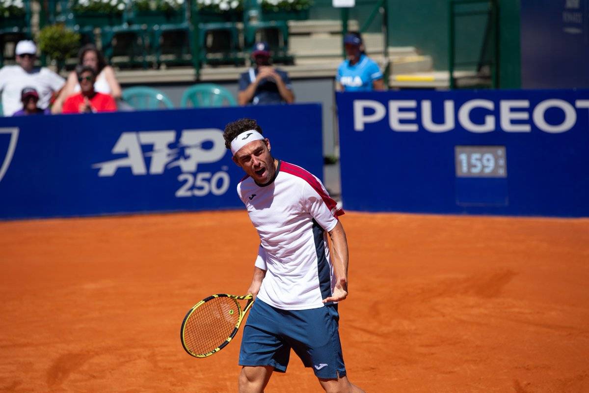 Чеккинато уничтожил Шварцмана и завоевал трофей в Буэнос-Айресе