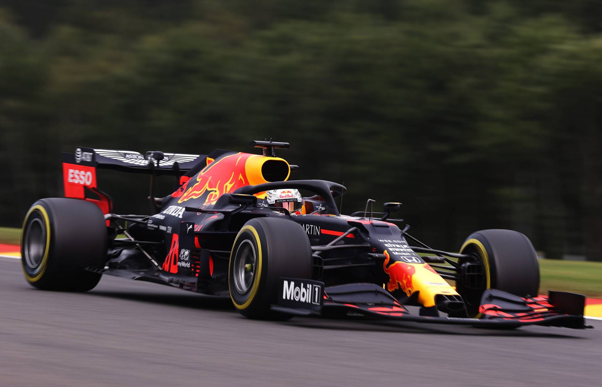 Ферстаппен выиграл вторую практику в Бельгии, Риккардо обошел оба Mercedes