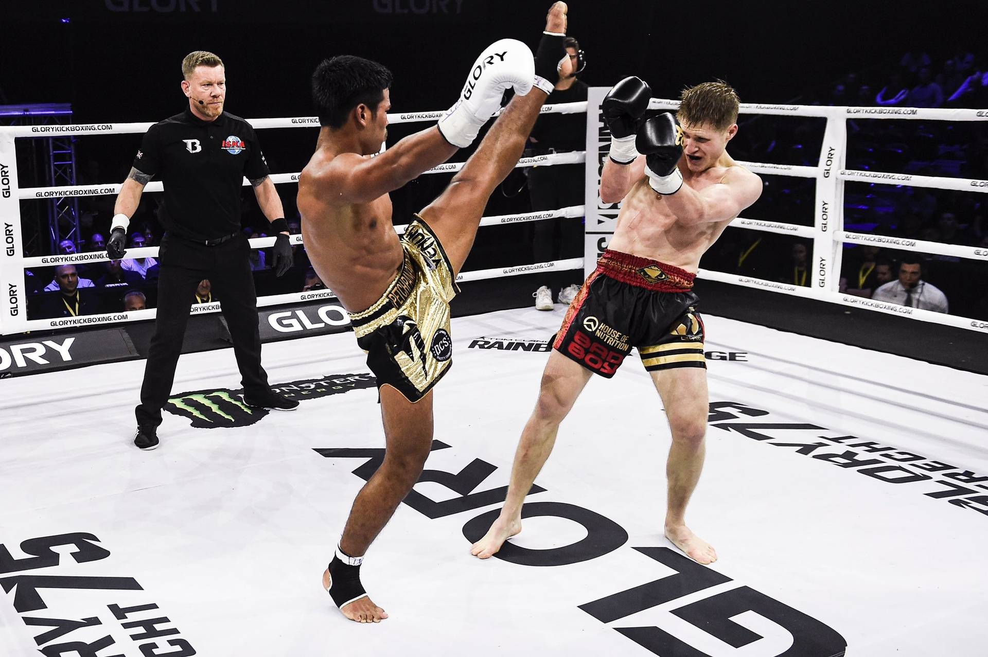 Украинец Адамчук уступил в чемпионском поединке на Glory 75