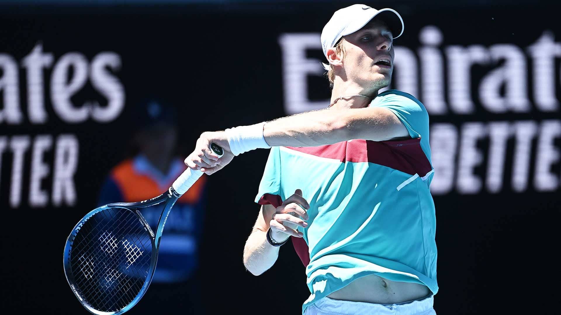 Шаповалов выиграл у Опелки в третьем раунде Australian Open