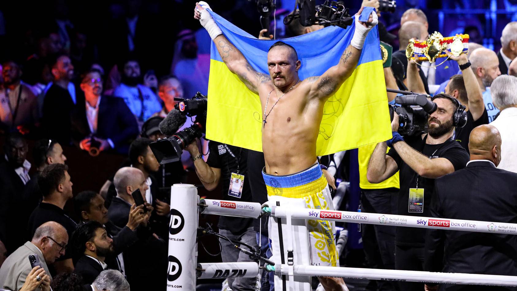 Глава російської ММА-ліги: «Останнім часом перестав вболівати за Усика: він занадто в крайності впадає»