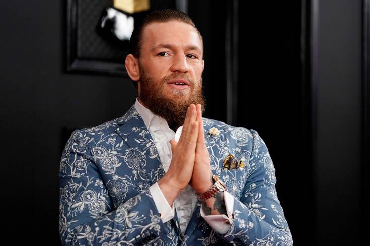 Макгрегор описав свої досягнення в UFC в чотирьох фото