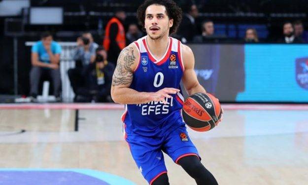 «Анадолу Эфес» продлил контракт с бывшим игроком НБА 