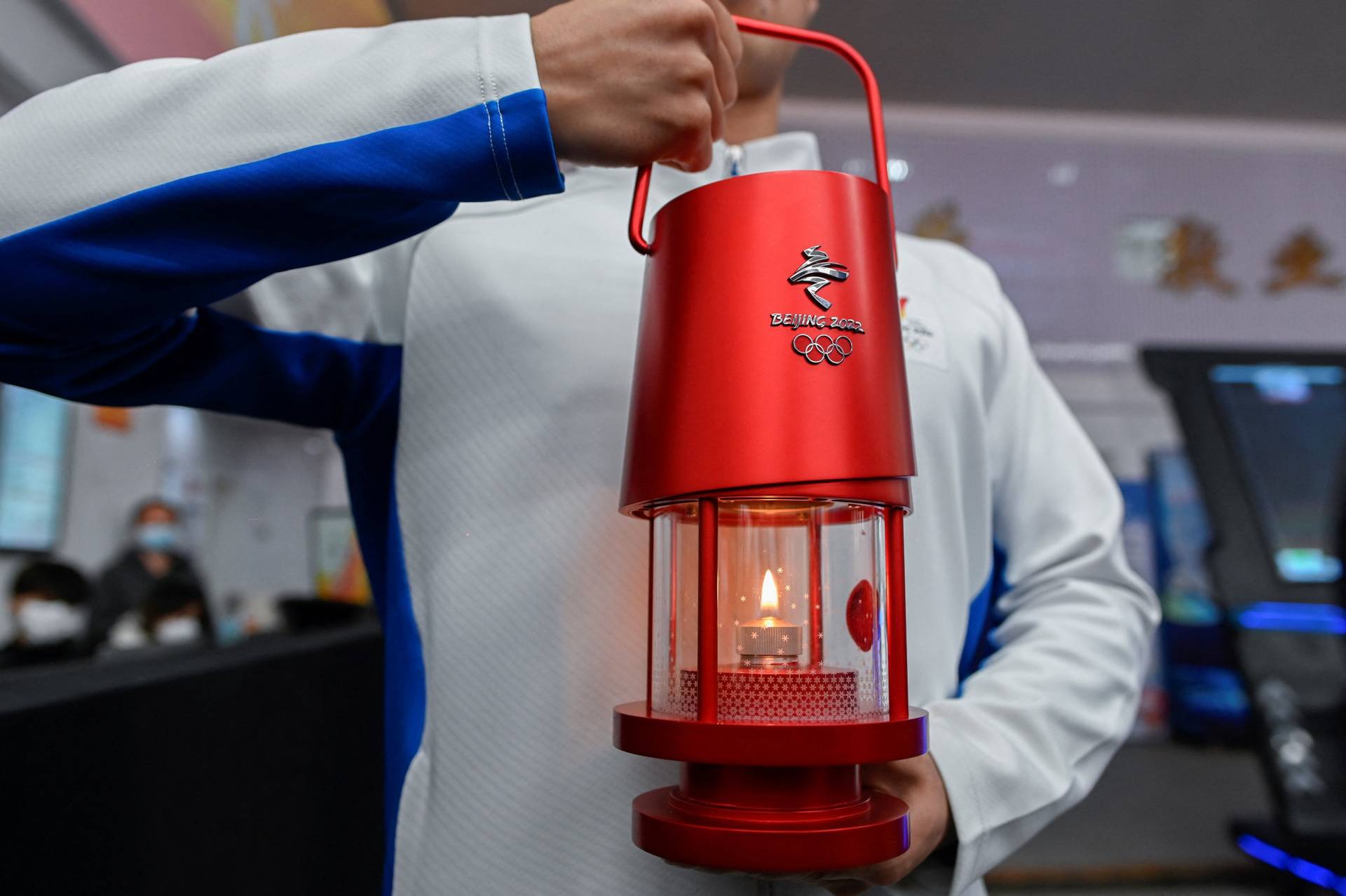 Естафета олімпійського вогню Ігор-2022 пройде лише на закритих об'єктах