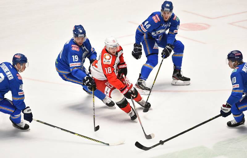 «Барыс» прервал четырехматчевую серию побед «Автомобилиста», «Трактор» опять проиграл при Юрзинове