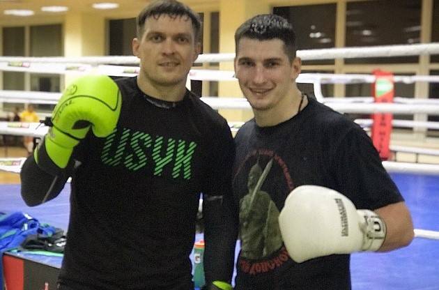 Претендент на титул WBC: «Если Усик будет грамотно работать на ногах и перестреливать Джошуа, то у него все получится»