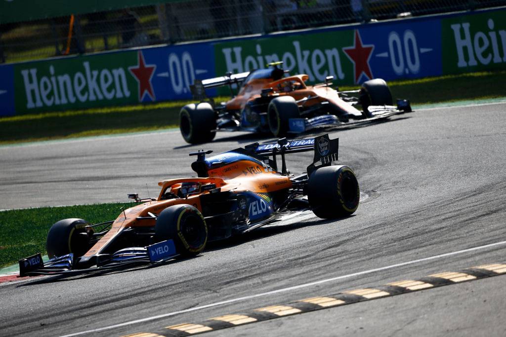 Боттас показал лучшее время на первой практике Гран-при Тосканы, Леклер заехал в топ-3