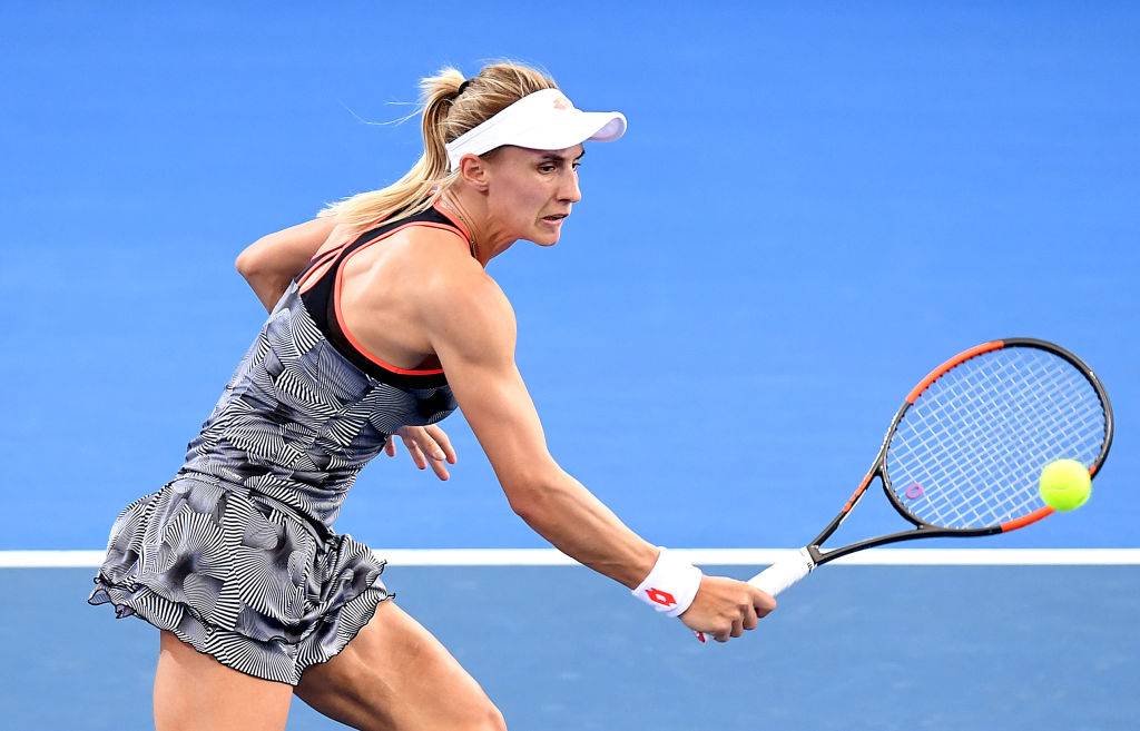 Цуренко объяснила, для чего теннисисты берут по 3-4 мяча перед подачей