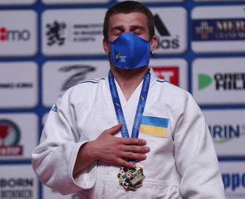 Чемпіон Європи попросив у Зеленського українське громадянство для своєї дружини з рф