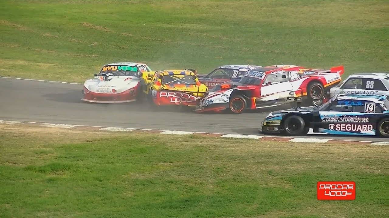 В Аргентине во время гонки серии Pro Car 4000 погиб маршал