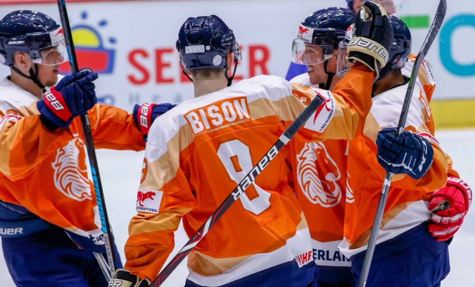 Нидерланды сенсационно обыграли Японию и продолжают бороться за выживание в DIB