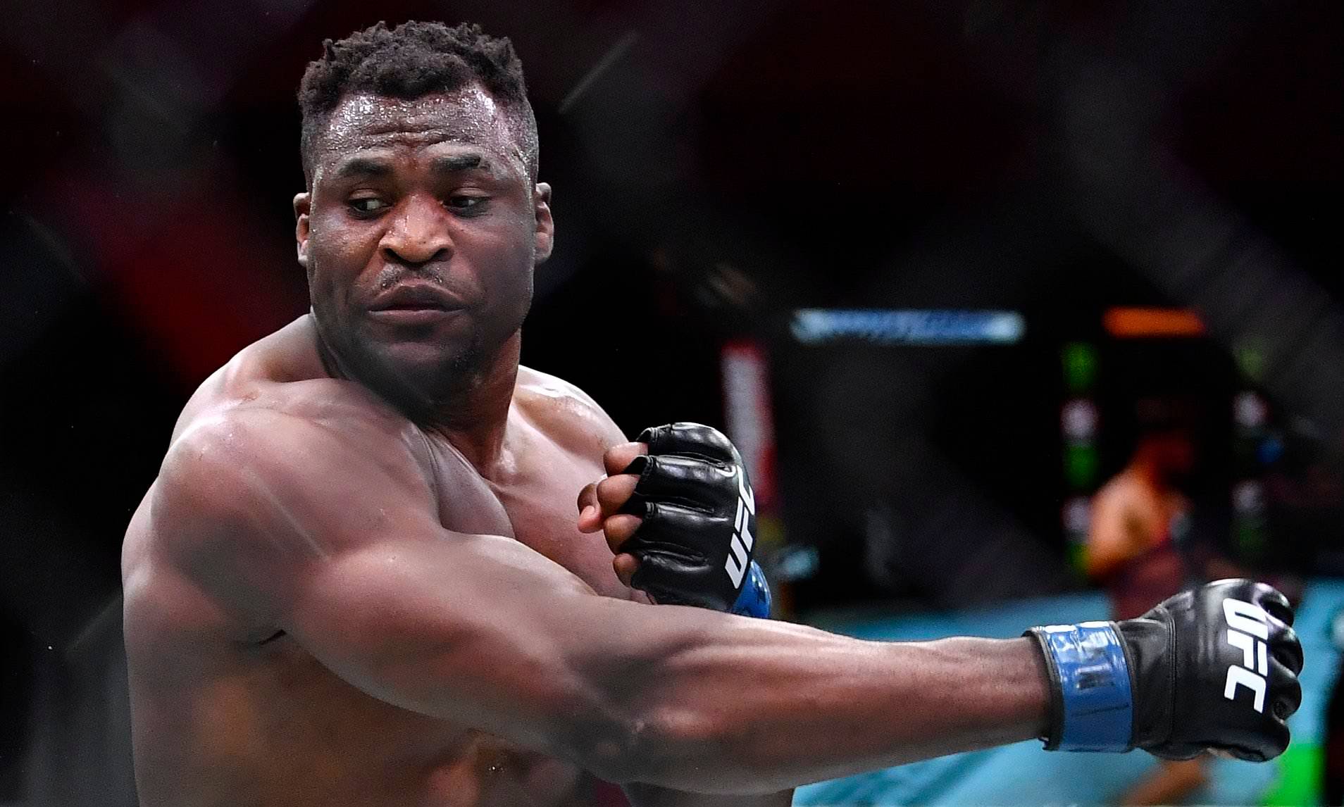 Менеджер Нганну: «Не впевнений, що UFC хочуть укладати з Френсісом новий контракт»