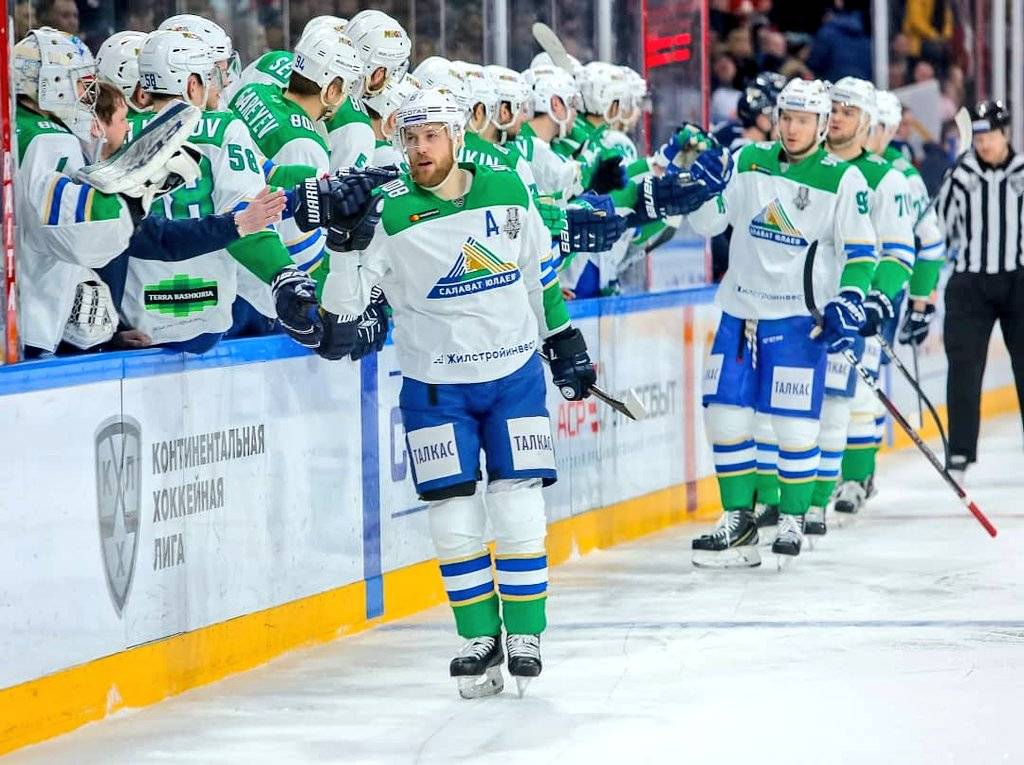 «Салават» сравнял счет в серии с «Магниткой», «Авангард» вновь разбил «Ак Барс»