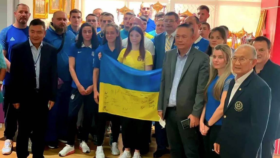 Українські функціонери зустрілися з главами світового тайського боксу, які допустили росіян до турнірів