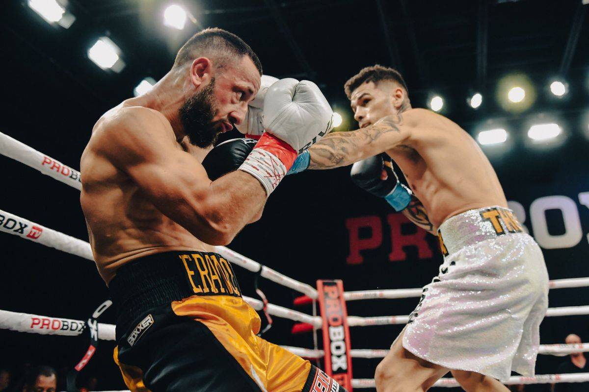 Эраносян техническим нокаутом победил Гутьерреса в элиминаторе WBA во втором полулегком весе