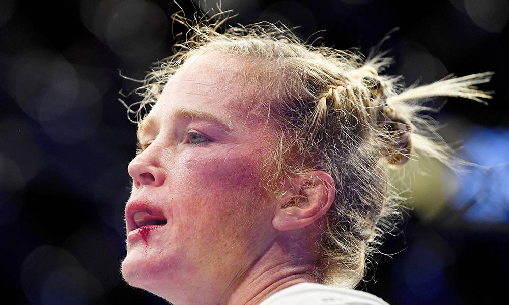 Холм о поражении: «Я не мечтала, чтобы меня били ногой по лицу»