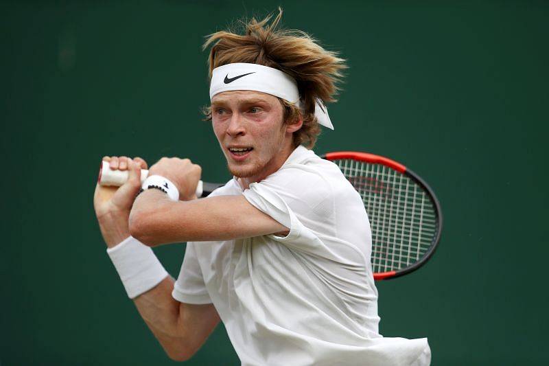 Рублев и Соболенко синхронно прошли во вторую неделю Wimbledon