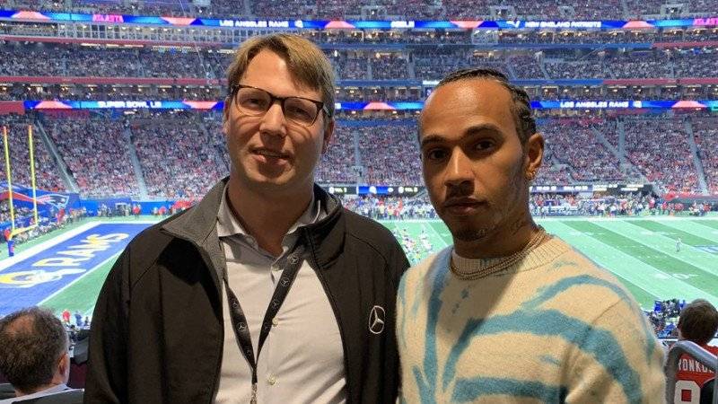 Чемпион Формулы-1 побывал на финале Супербоула