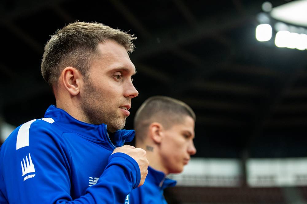 Караваев: «Многим не до футбола, однако мы должны играть»