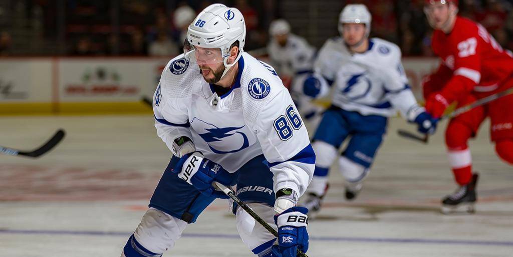 «Тампа» уступила аутсайдеру лиги, «Вегас» прервал серию из трех побед «Калгари»