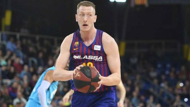 Контратака «Барселоны», завершенная сумасшедшим данком, – момент дня в Евролиге