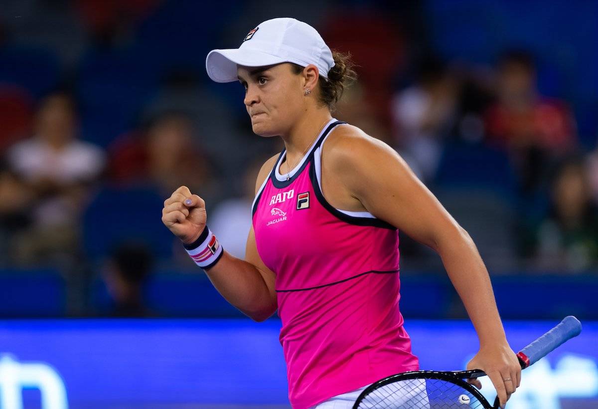 Барти стала первой полуфиналисткой турнира в Ухане