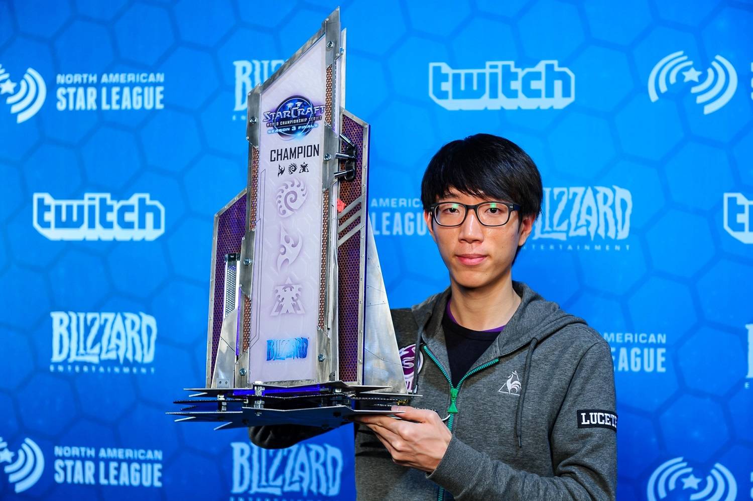 Other. Dear стал игроком Newbee