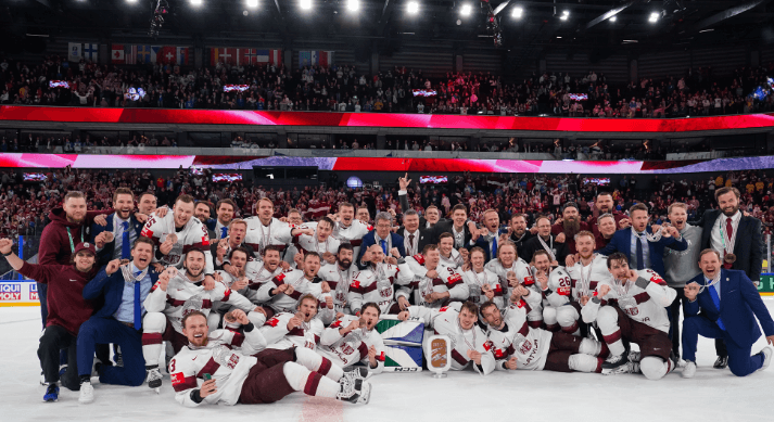 «За вами увесь світ!». Чемпіони та призери чемпіонату світу з хокею звернулись до українців
