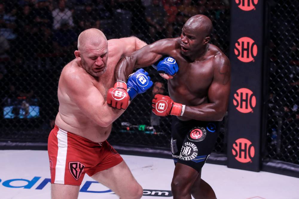 Харитонов зламав руку в поєдинку з Конго на турнірі Bellator 265