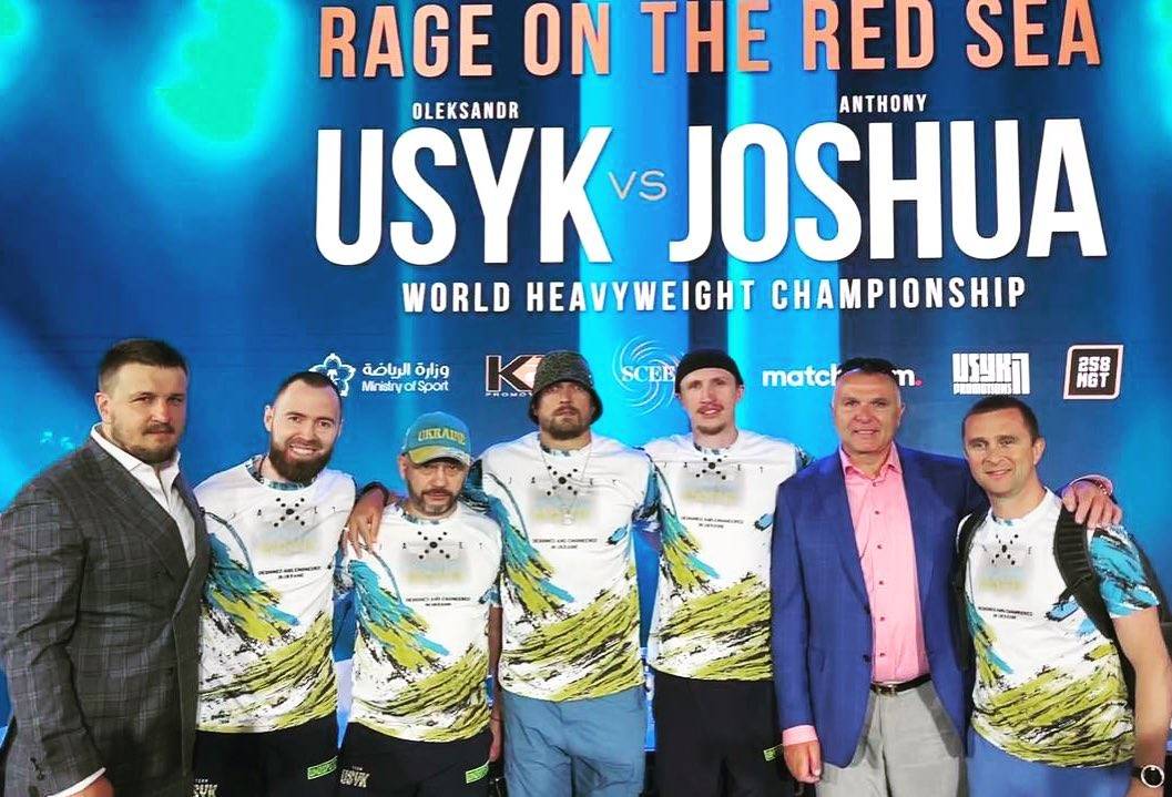 Промоутер Усика: «В лютому в Україну прийшла страшна війна – не були впевнені, що бій з Джошуа відбудеться»