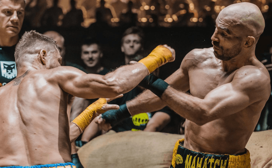 Феєричний виступ Беринчика проти зірки UFC. повний бій