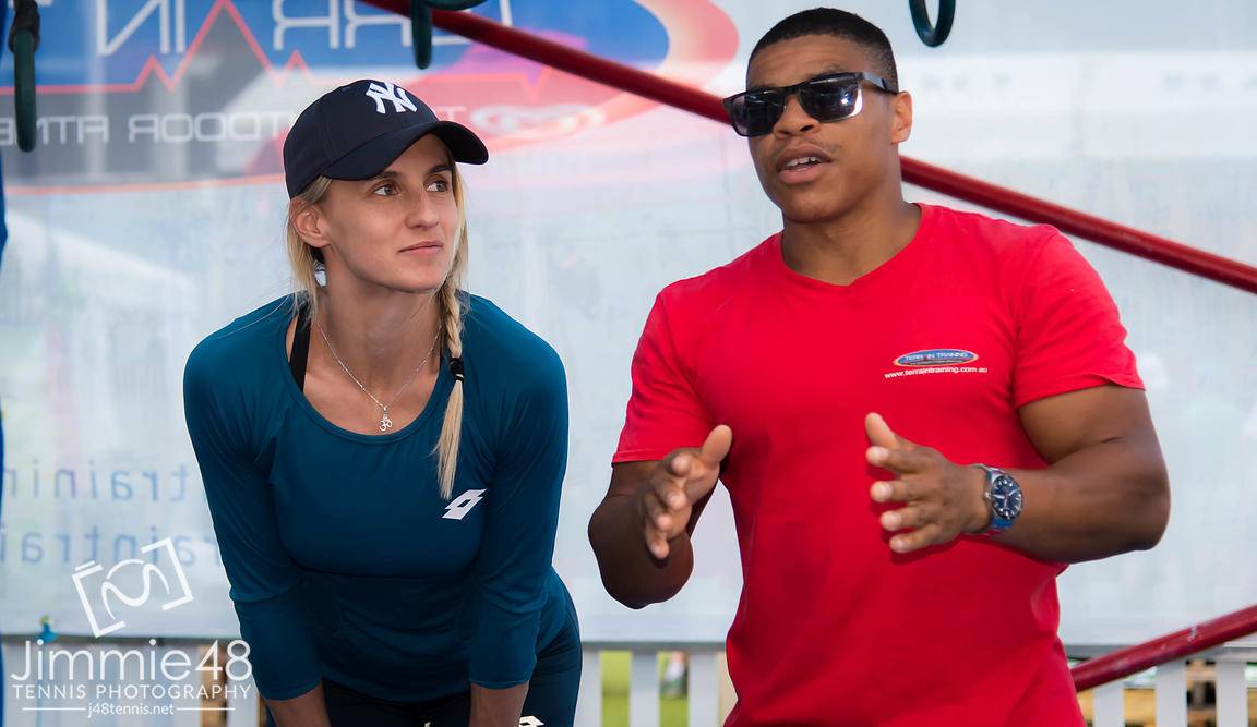 Цуренко преодолела полосу препятствий перед четвертьфиналом в Брисбене