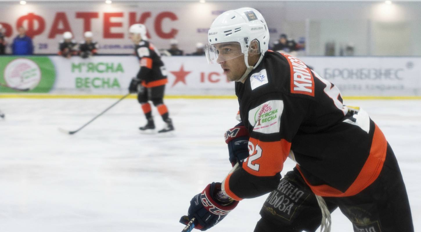 Не срезался. Кривошапкин отжался 100 раз после проигранного спора Фирсову