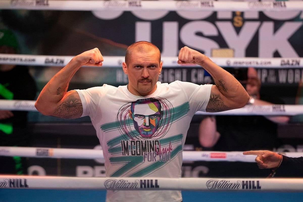 Усик розповів як йому пропонували величезну хабар за поразку на чемпіонаті світу