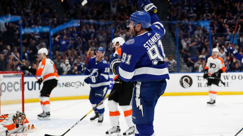 «Тампа» в овертайме одолела «Филадельфию» и продолжает лидировать в Восточной конференции