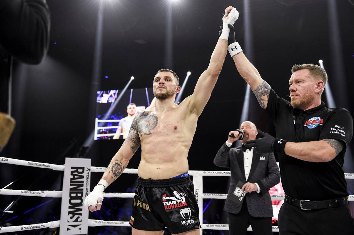 Колишній чемпіон Glory підтримав Україну в боротьбі за незалежність