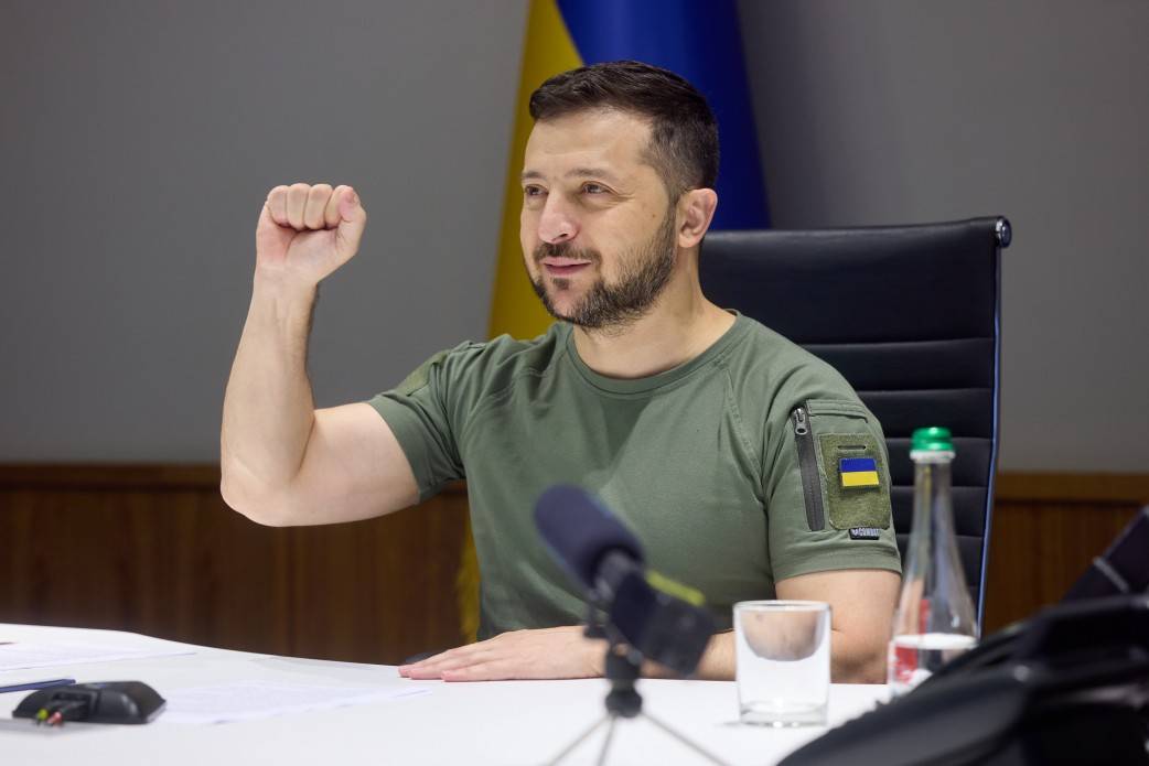 «Важко всім, але ніхто не здається». Зеленський розповів, яку роль у його житті грає спорт