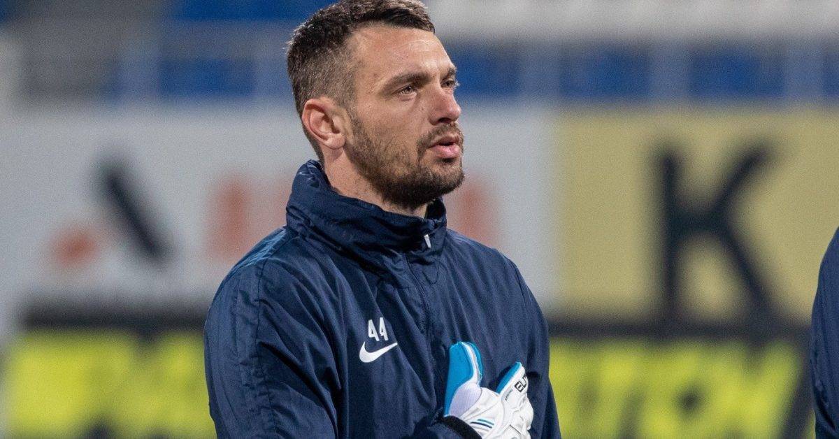 « Дніпро-1 » підписав воротаря « Десни »