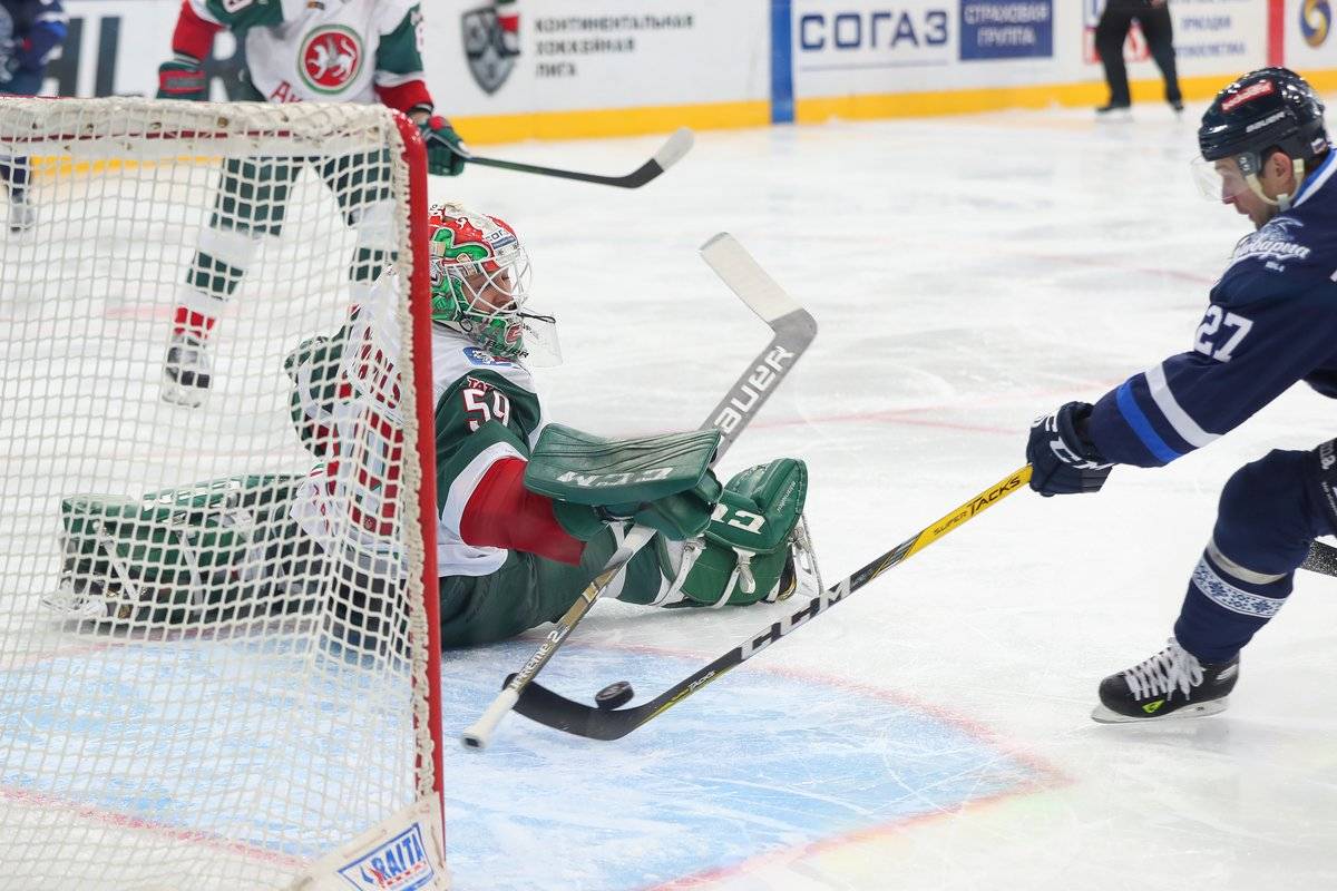 Шайба прорвала ловушку вратарю «Ак Барса»