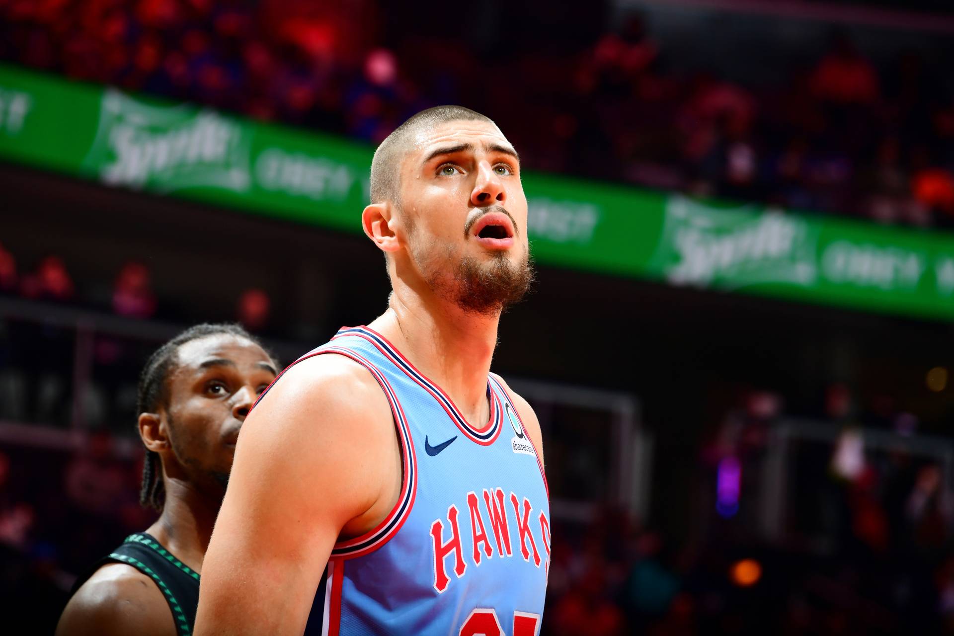 Лень не будет стартовым центровым в «Торонто»